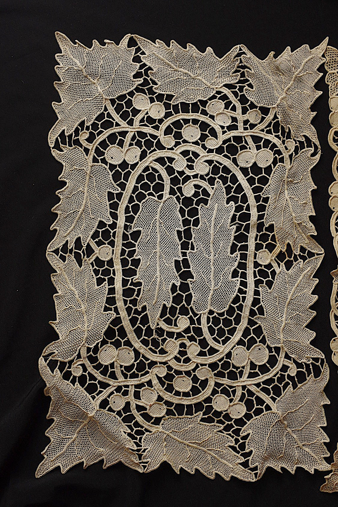 アンティークレース　dentelle ancienne nappe 2枚 .FR a l'epoque