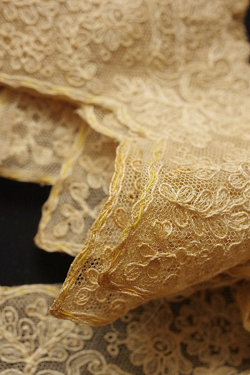 アンティークレース　dentelle ancienne ２種 .FR a l'epoque