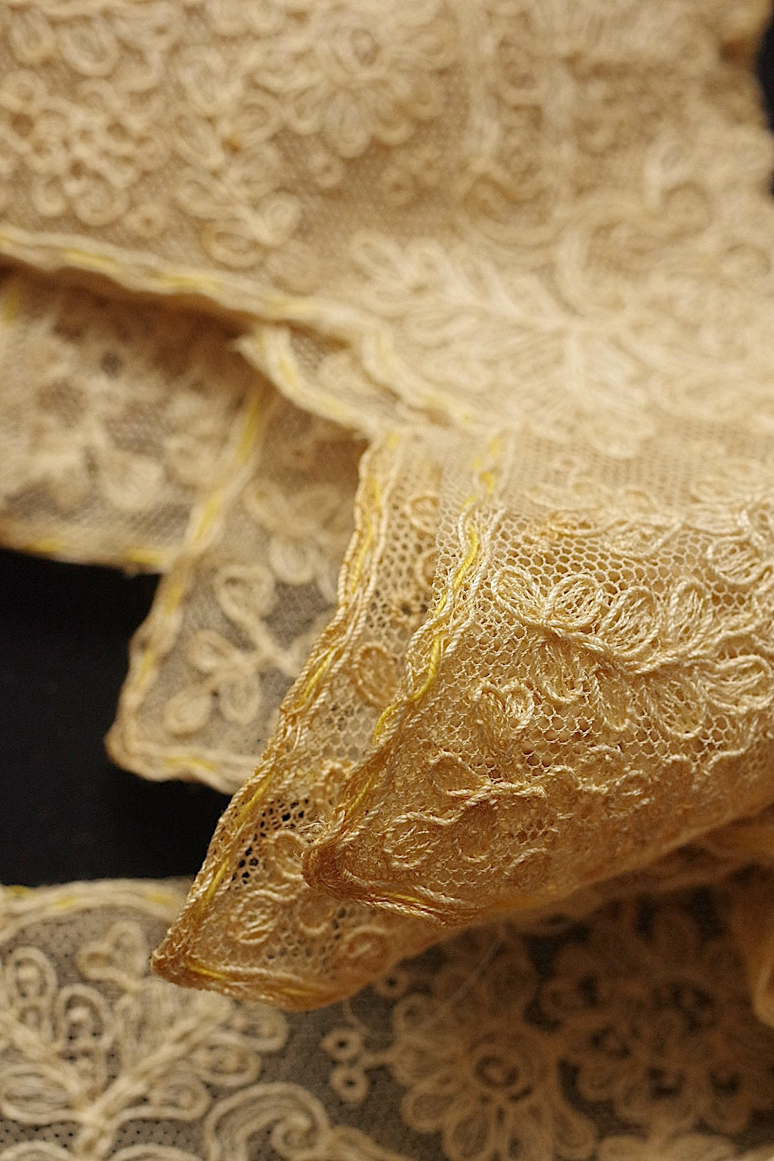 アンティークレース　dentelle ancienne ２種 .FR a l'epoque