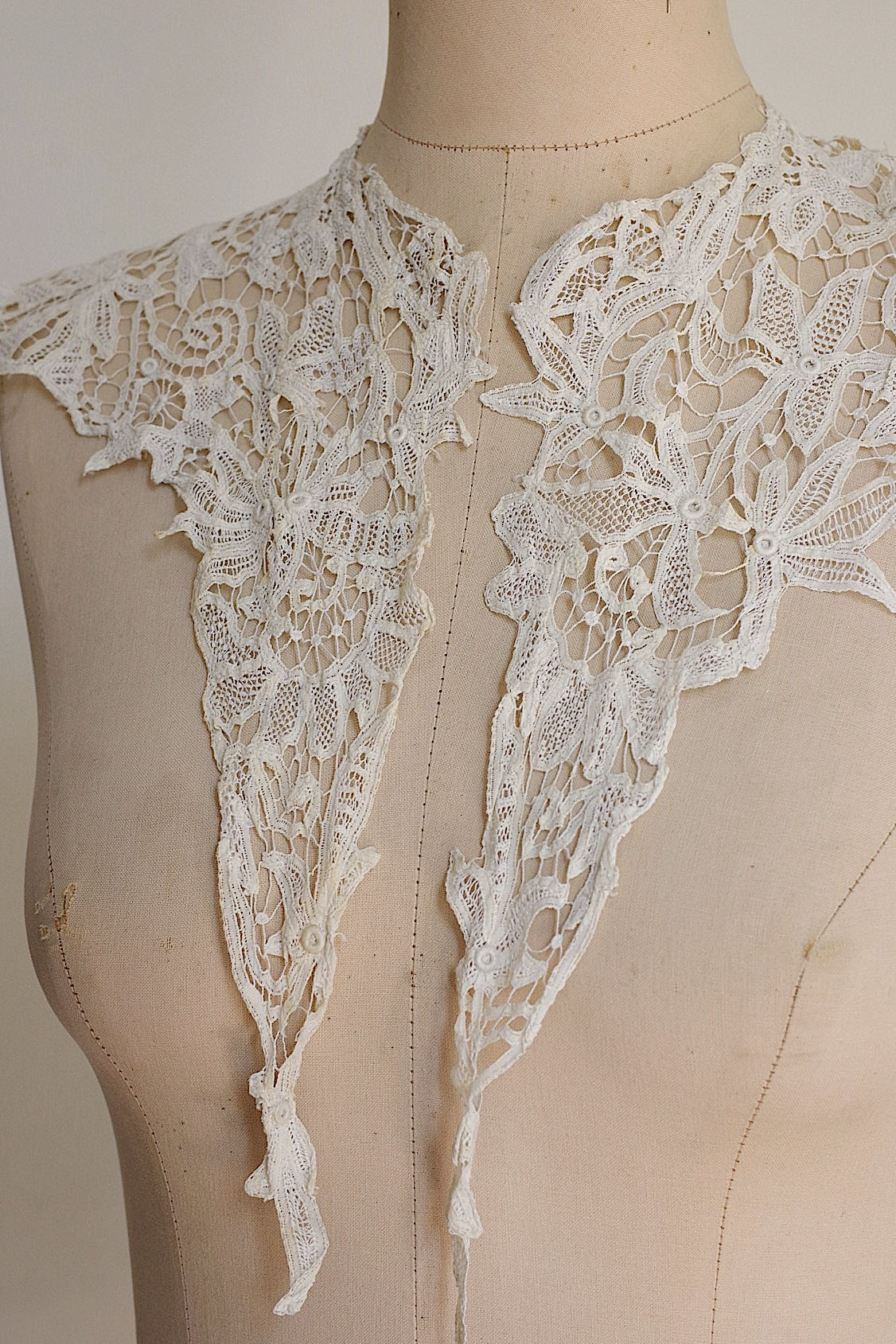 アンティークレース　dentelle ancienne レースつけ襟 .FR a l'epoque