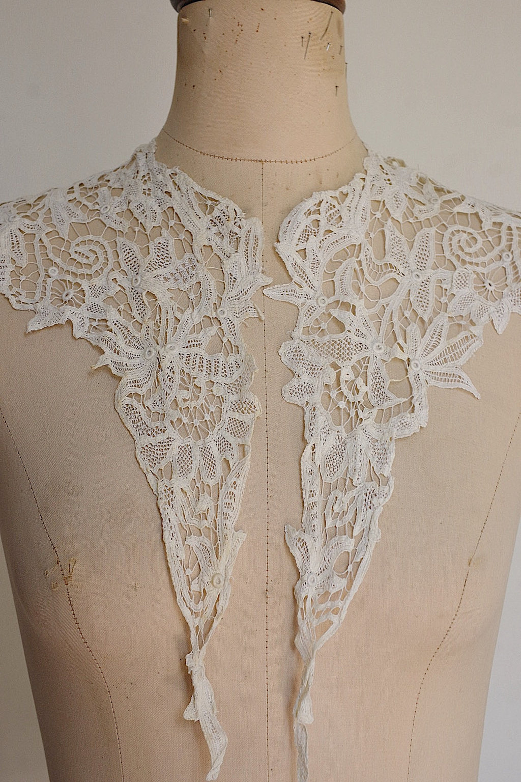 アンティークレース　dentelle ancienne レースつけ襟 .FR a l'epoque