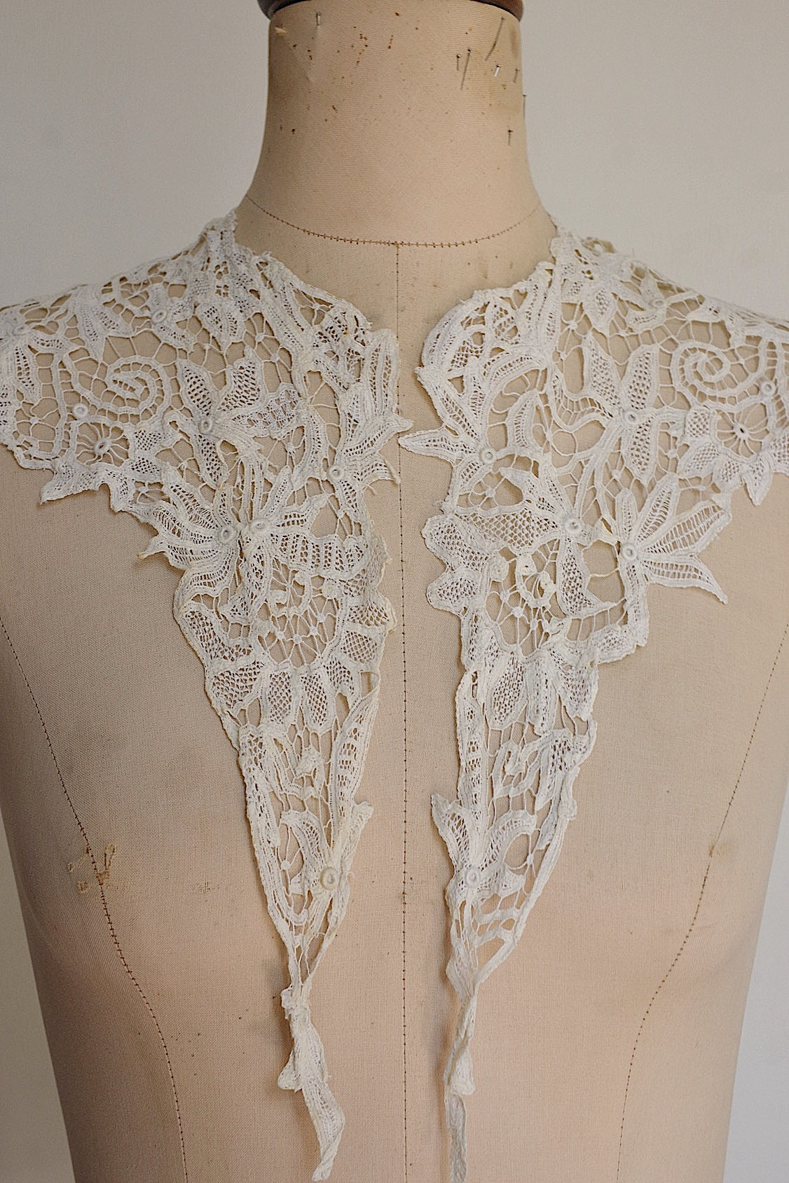 アンティークレース　dentelle ancienne レースつけ襟 .FR a l'epoque