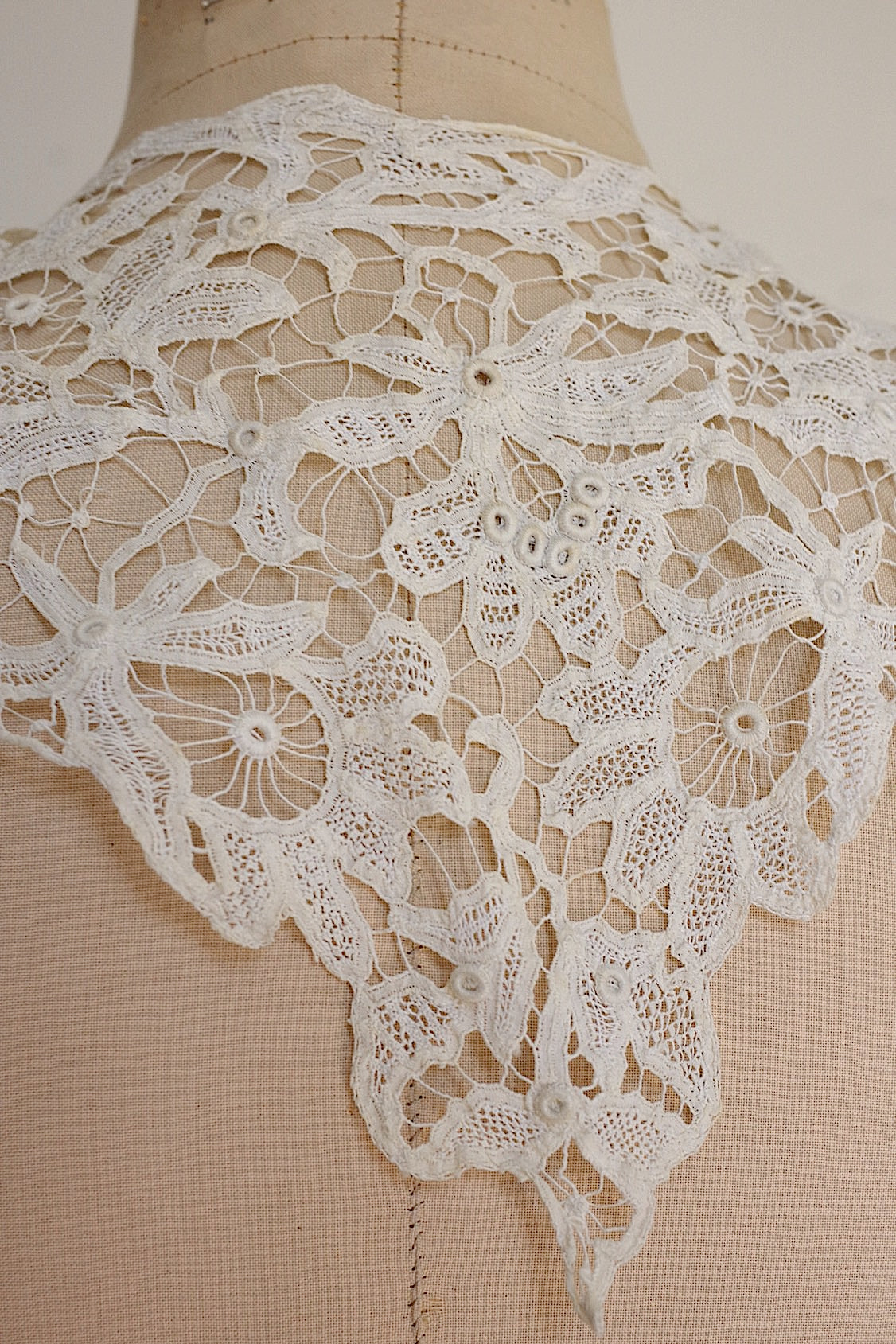 アンティークレース　dentelle ancienne レースつけ襟 .FR a l'epoque