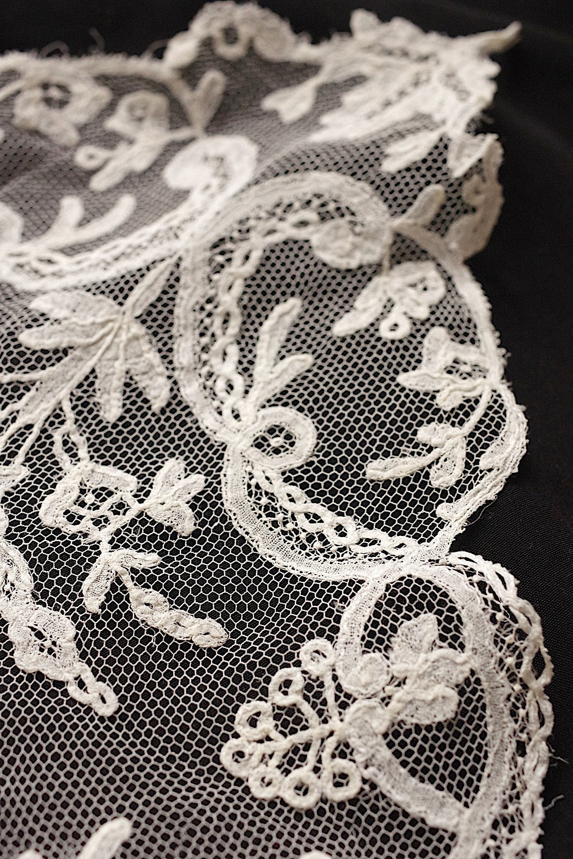 アンティークレース　dentelle ancienne レースハンカチ .FR a l'epoque