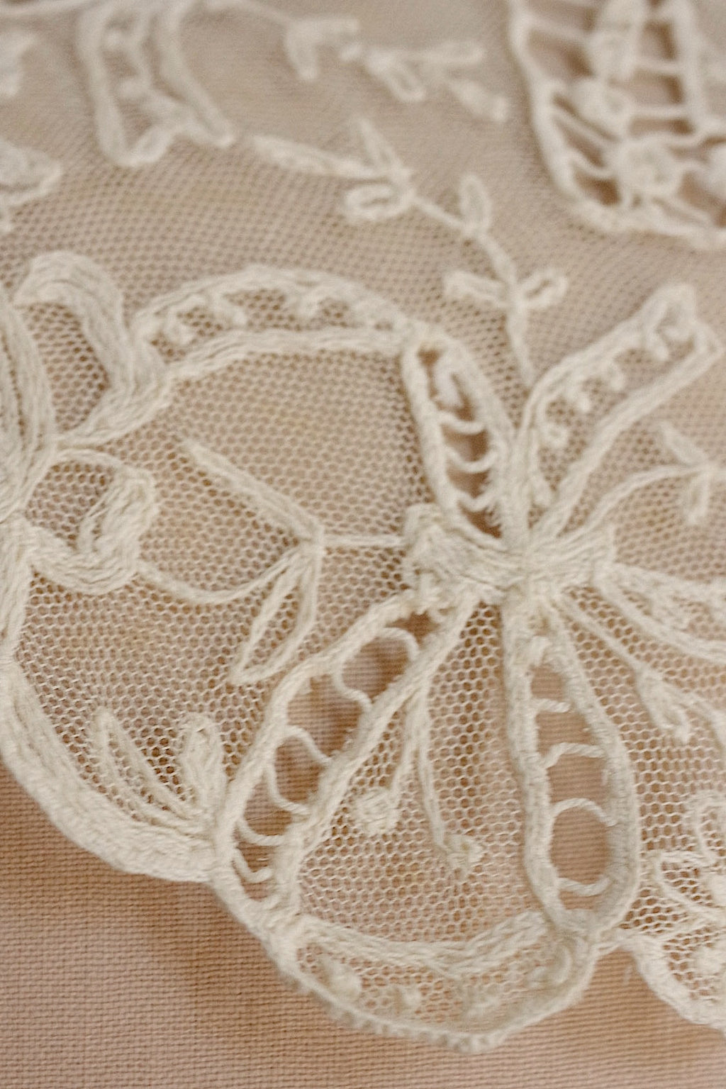 アンティークレース　dentelle ancienne 刺繍レース襟　 .FR a l'epoque