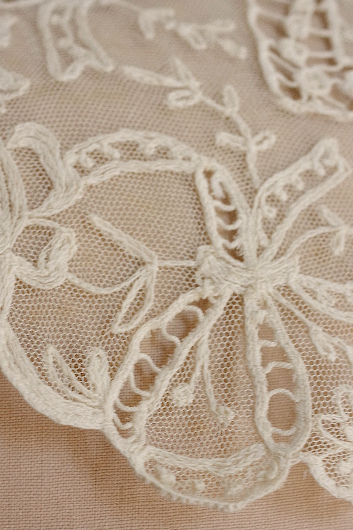 アンティークレース　dentelle ancienne 刺繍レース襟　 .FR a l'epoque