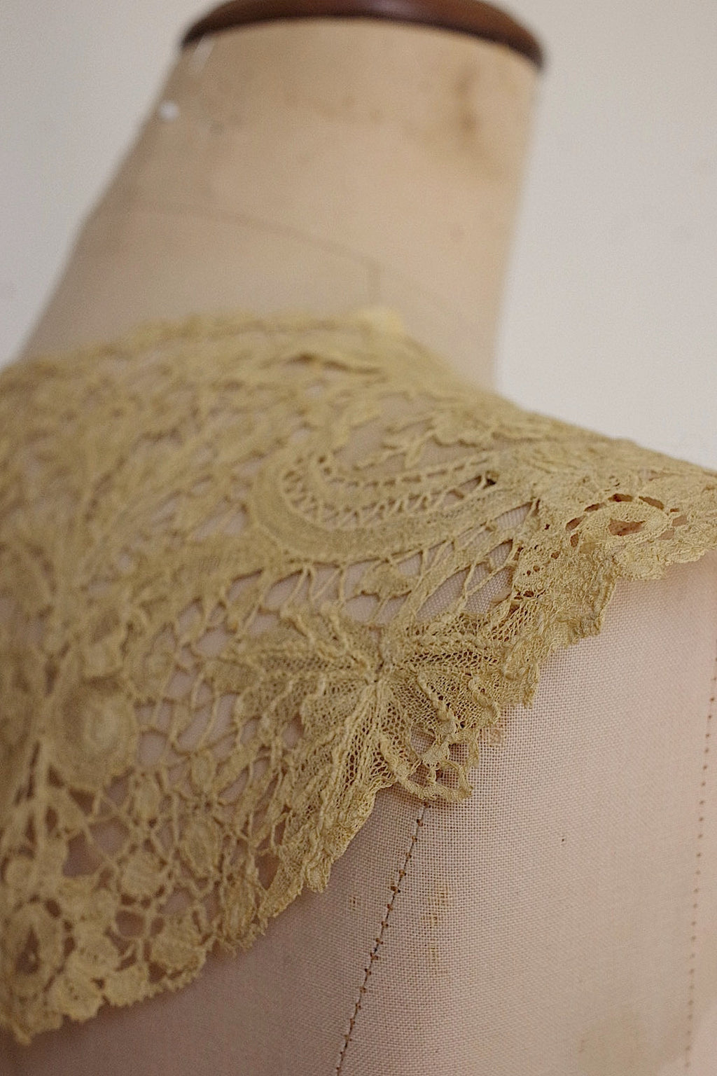 アンティークレース　dentelle ancienne レース襟 .FR a l'epoque