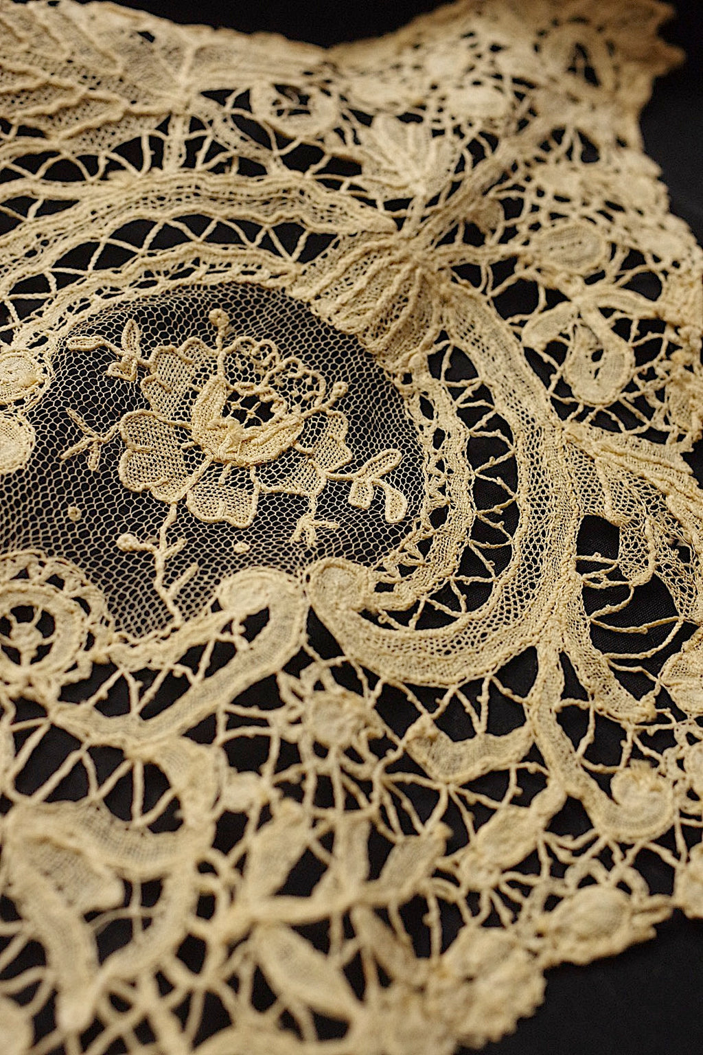 アンティークレース　dentelle ancienne レース襟 .FR a l'epoque