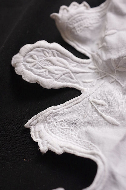 アンティークレース　dentelle ancienne 刺繍テープ　回収品 .FR a l'epoque