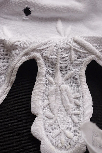 アンティークレース　dentelle ancienne 刺繍テープ　回収品 .FR a l'epoque