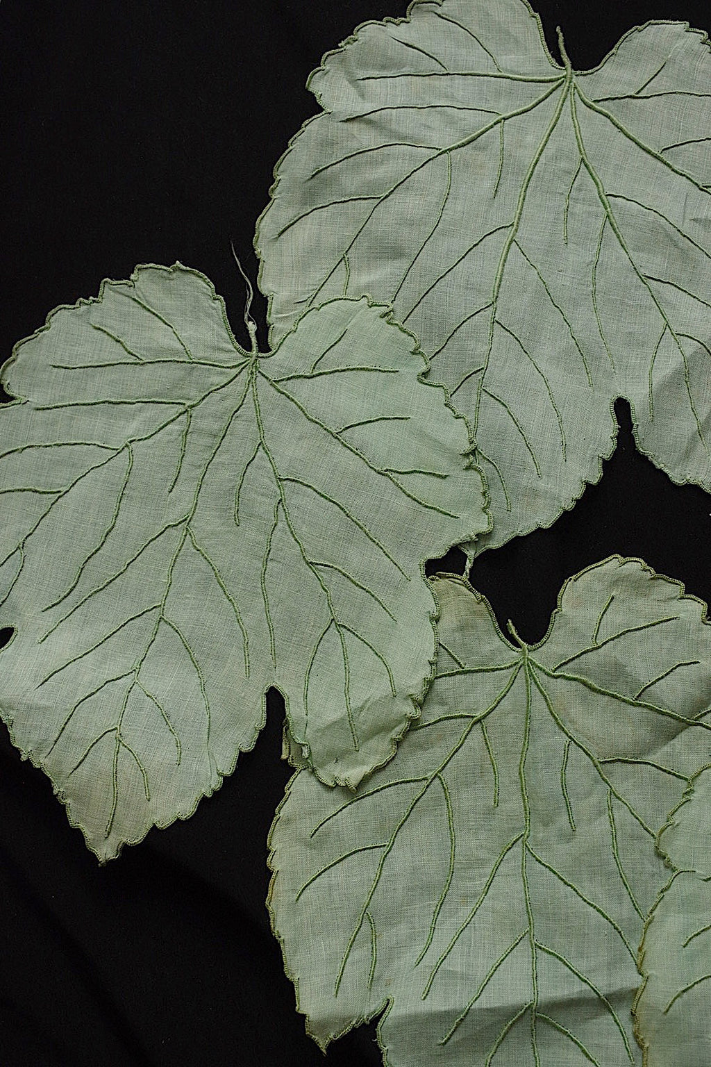 アンティークレース　dentelle ancienne 葉っぱ　napperon .FR a l'epoque