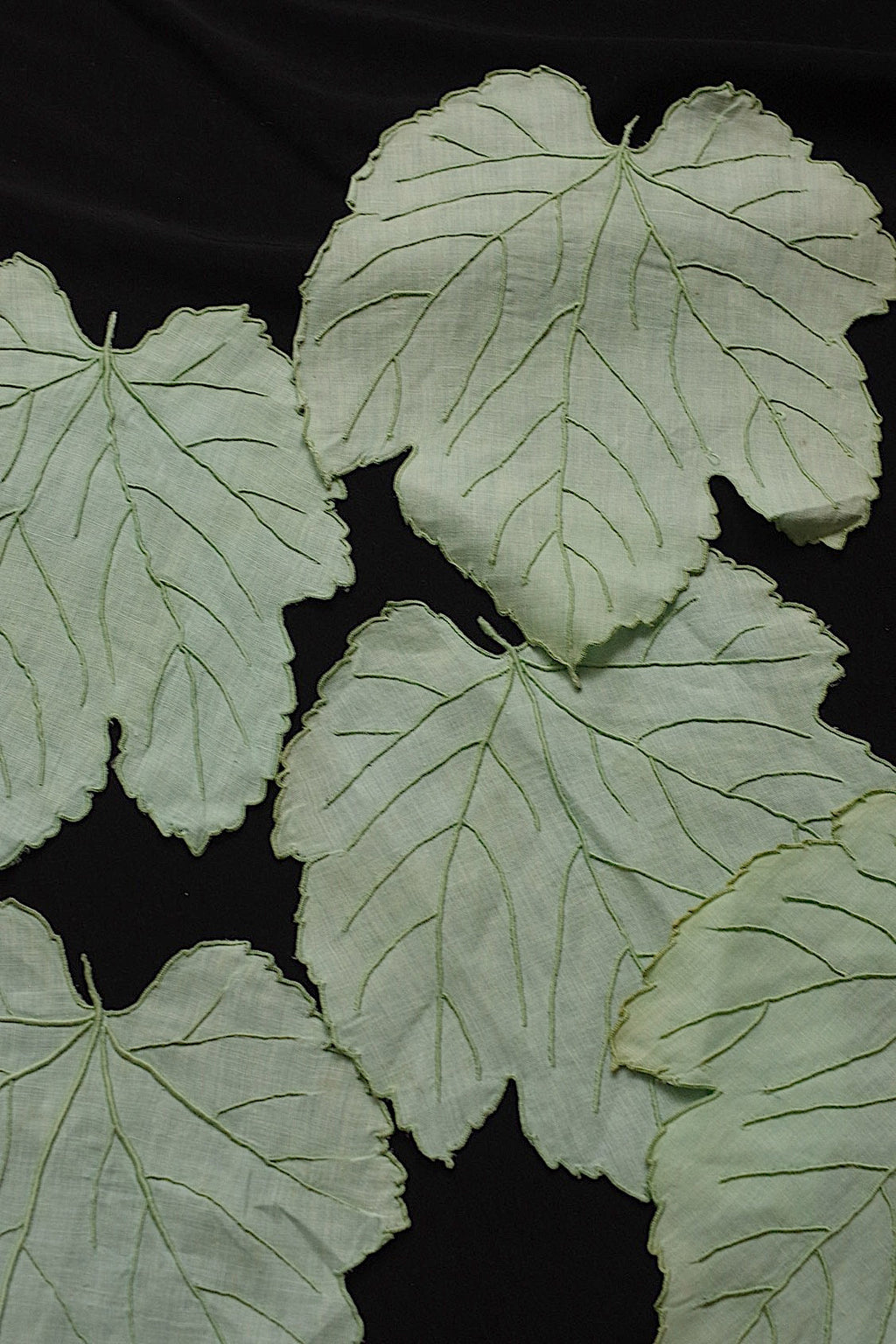 アンティークレース　dentelle ancienne 葉っぱ　napperon .FR a l'epoque