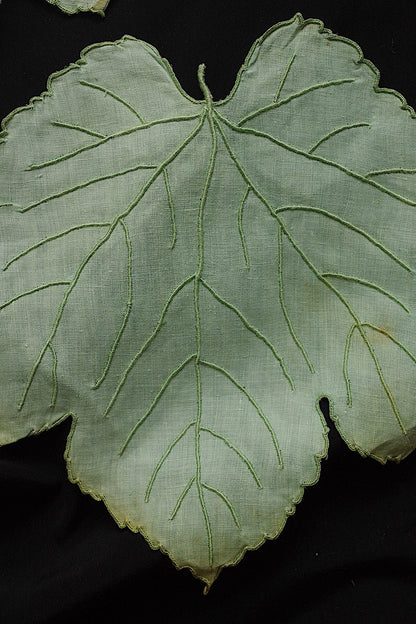 アンティークレース　dentelle ancienne 葉っぱ　napperon .FR a l'epoque