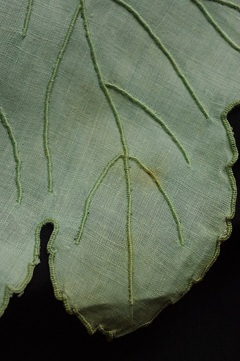 アンティークレース　dentelle ancienne 葉っぱ　napperon .FR a l'epoque