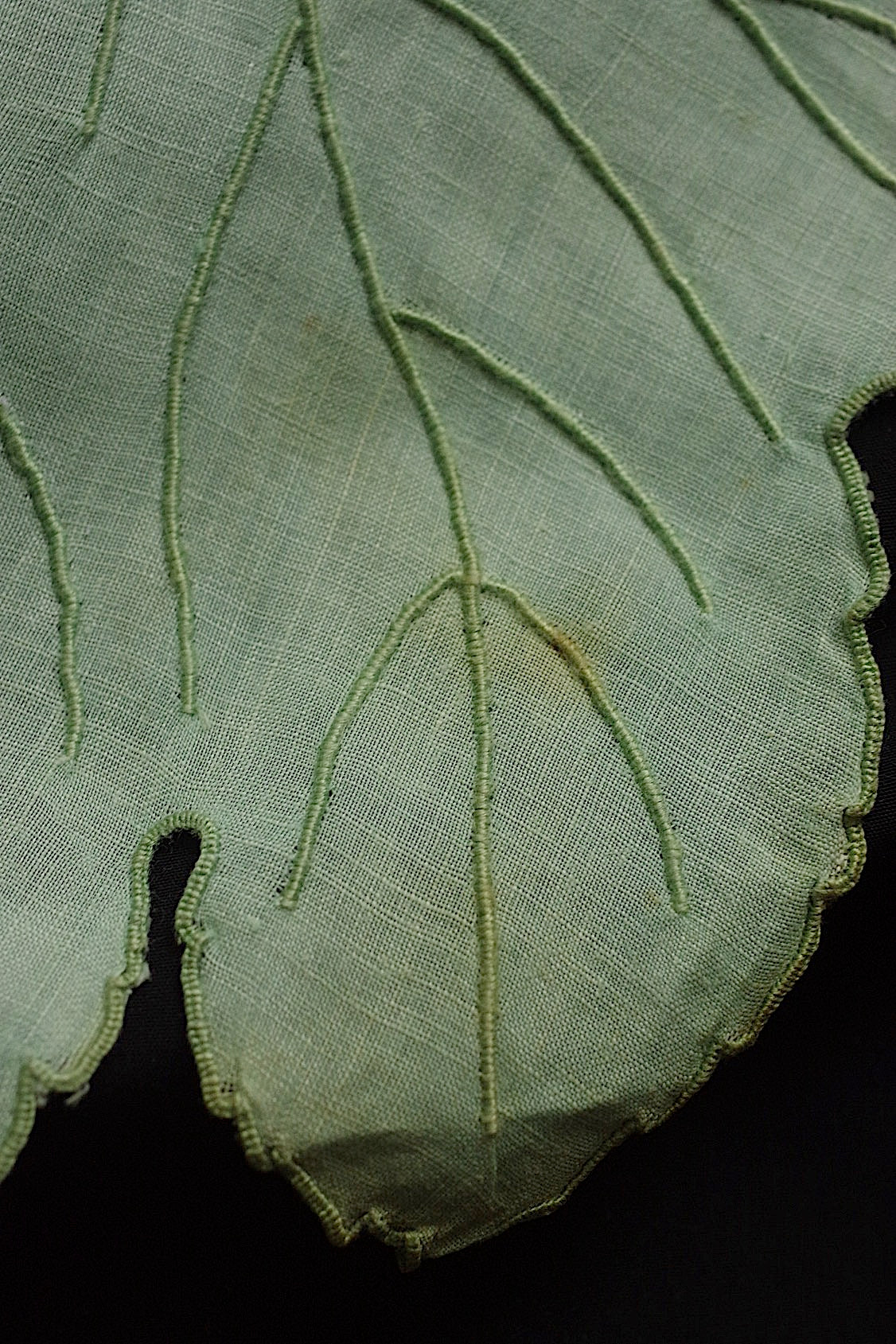 アンティークレース　dentelle ancienne 葉っぱ　napperon .FR a l'epoque