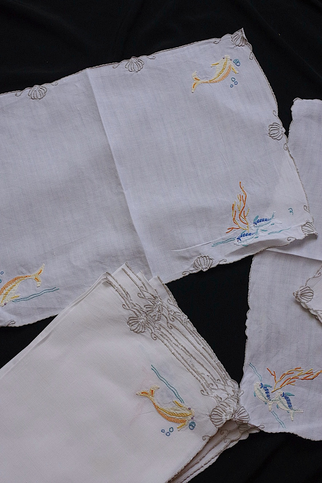 アンティークレース　dentelle ancienne napperon　刺繍　魚 .FR a l'epoque