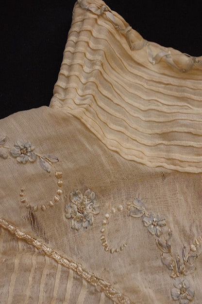 アンティークブラウス　vêtement antique 少女サイズブラウス３枚　素材用lots 2 .FR a l'epoque