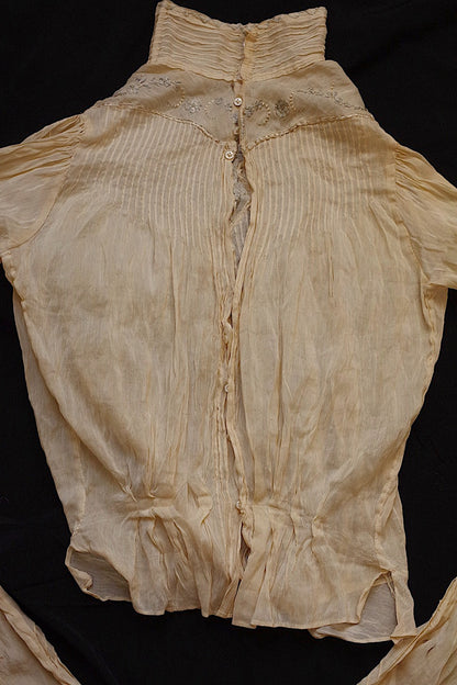 アンティークブラウス　vêtement antique 少女サイズブラウス３枚　素材用lots 2 .FR a l'epoque