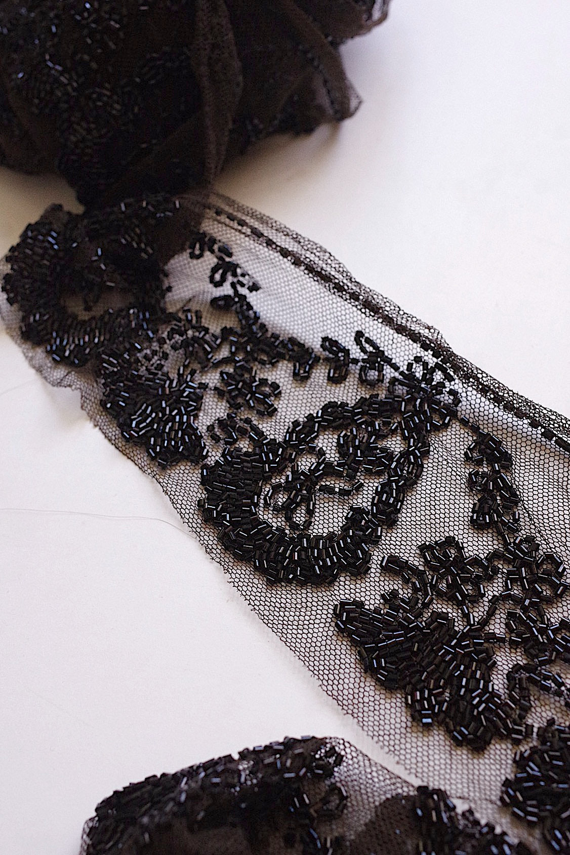 アンティークレース　dentelle aicienne ビーズ刺繍　くろ .FR a l'epoque