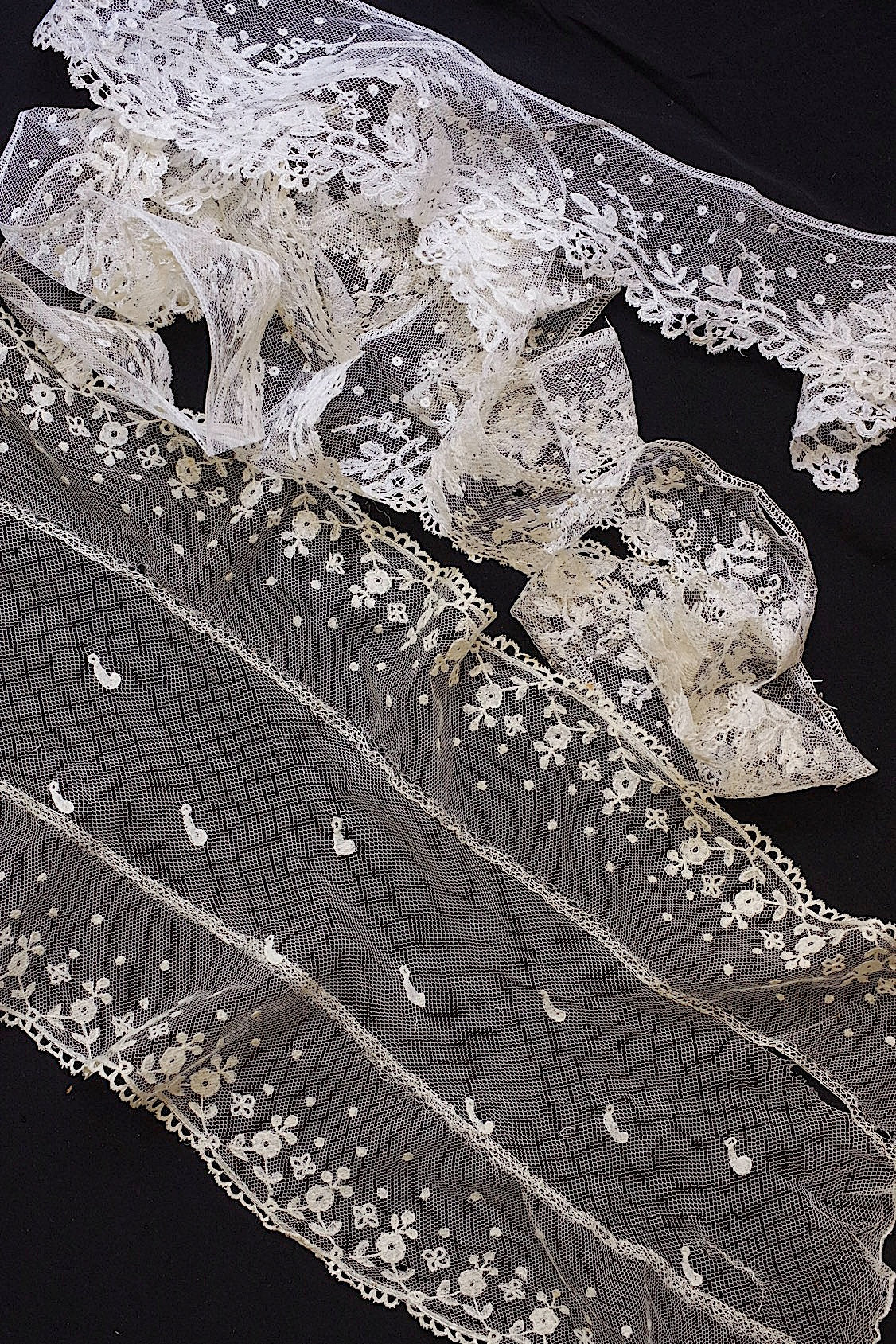 アンティークレース　dentelle ancienne　アプリカッションアングレテール３種 .FR a l'epoque