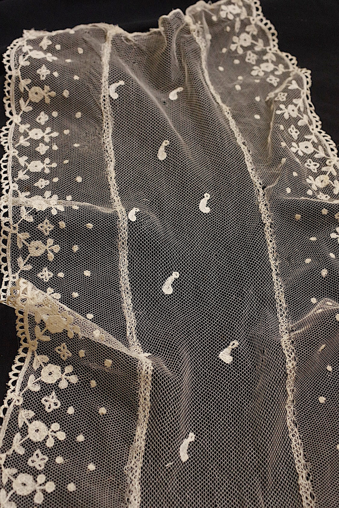 アンティークレース　dentelle ancienne　アプリカッションアングレテール３種 .FR a l'epoque