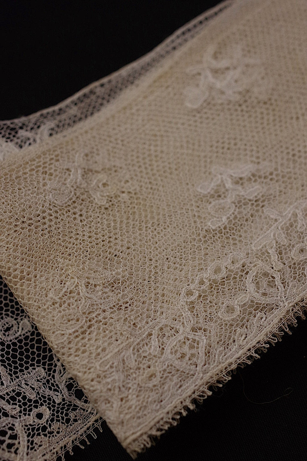 アンティークレース　dentelle ancienne　370cm .FR a l'epoque