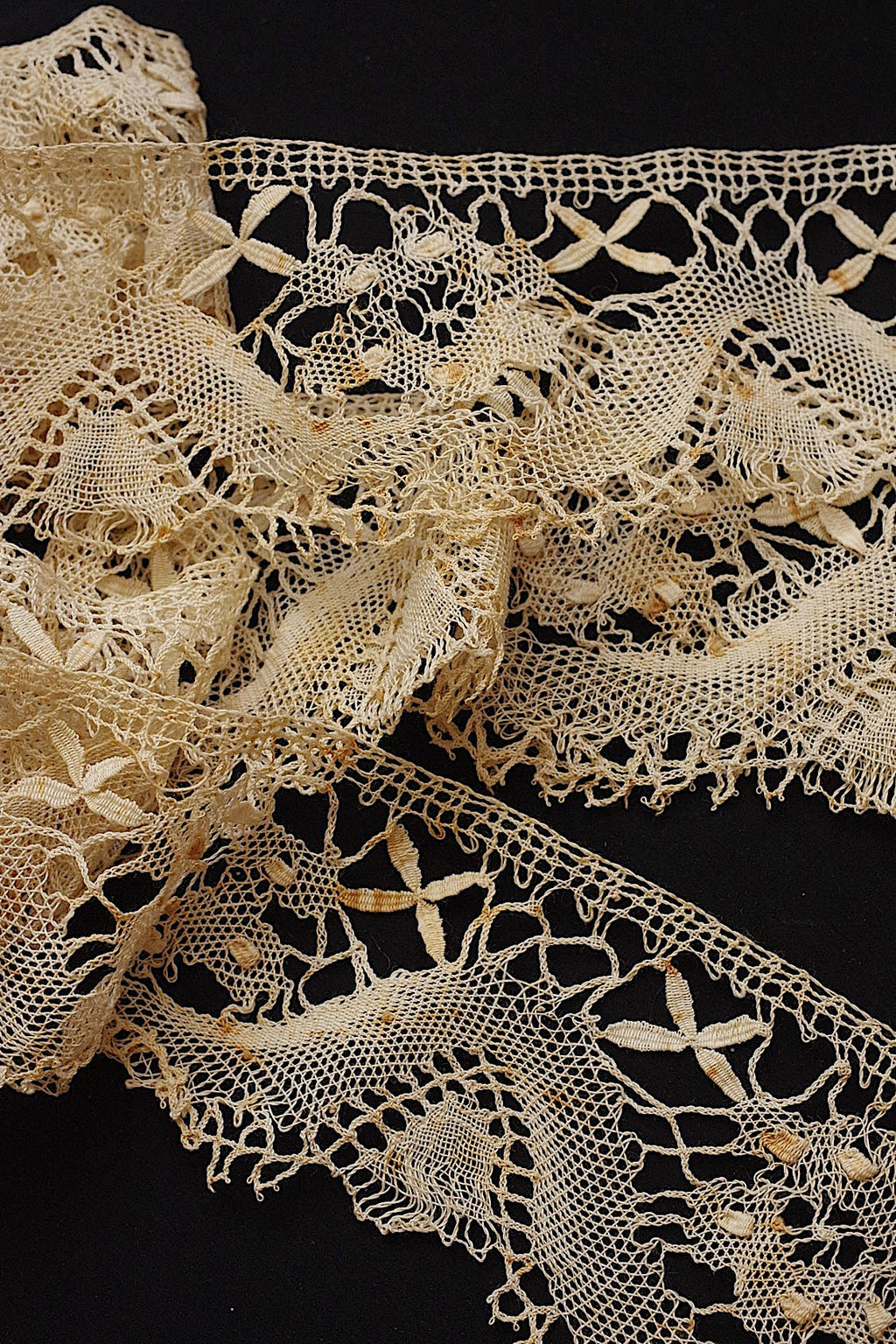 アンティークレース　dentelle ancienne　ボビンレース .FR a l'epoque