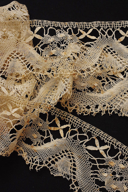 アンティークレース　dentelle ancienne　ボビンレース .FR a l'epoque