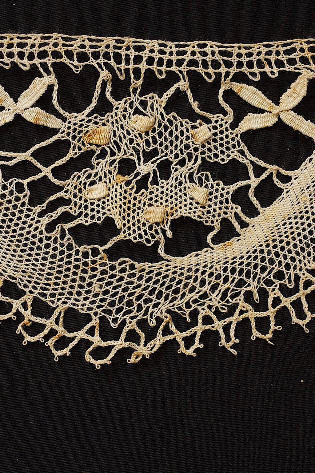 アンティークレース　dentelle ancienne　ボビンレース .FR a l'epoque