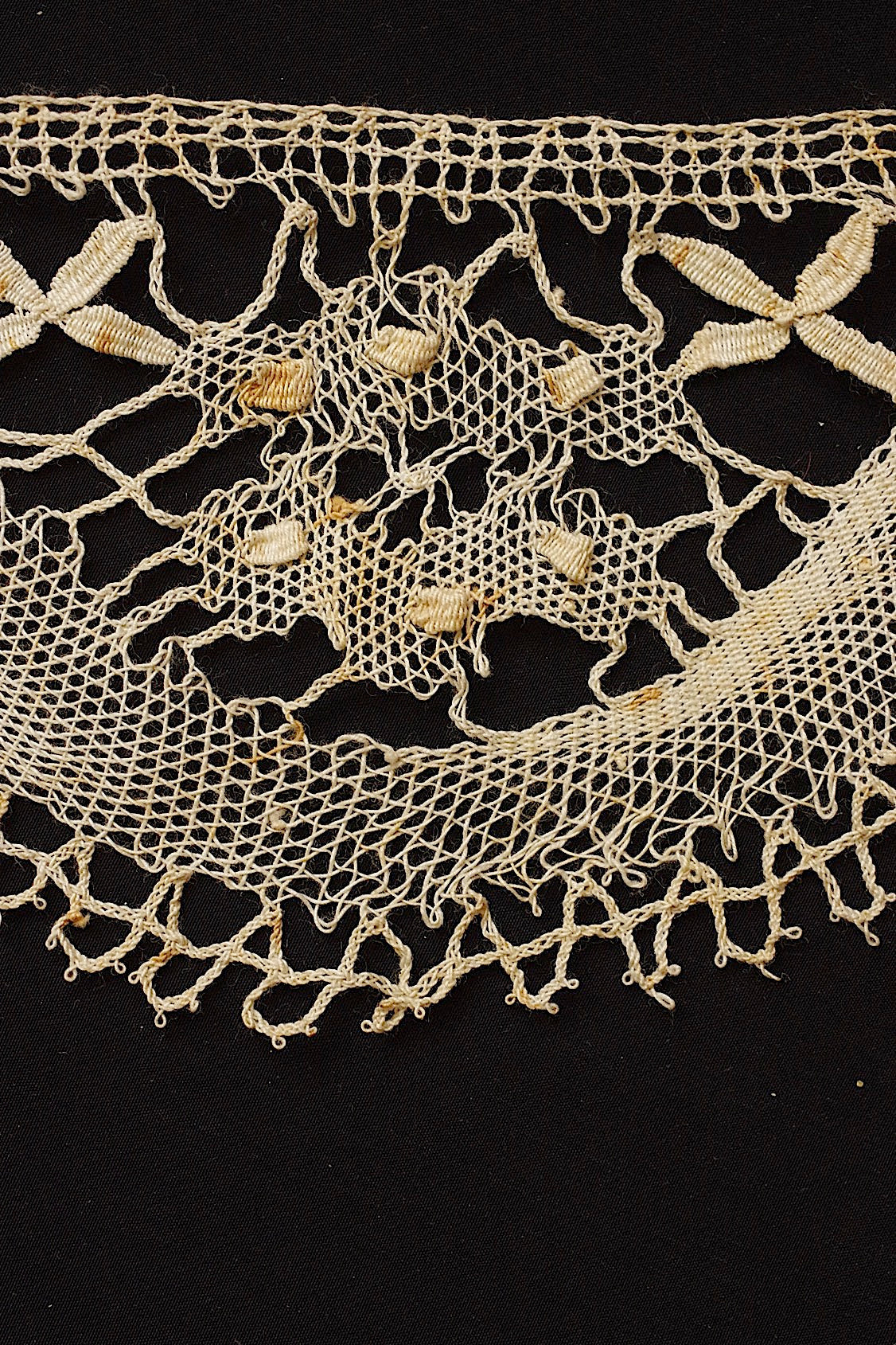 アンティークレース　dentelle ancienne　ボビンレース .FR a l'epoque