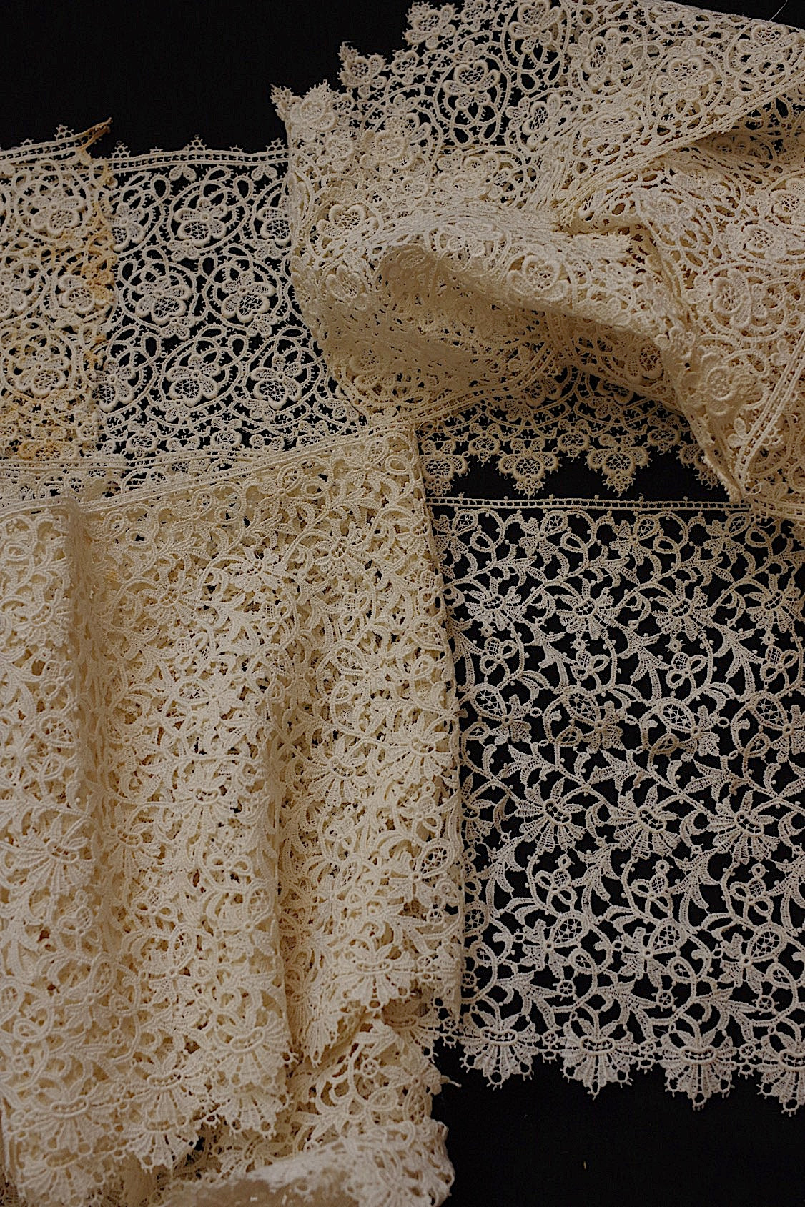 ヴィンテージレース　dentelle vintage 180cm 300cm 幅違い　 .FR a l'epoque