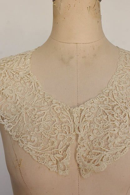 アンティークレース　dentelle ancienne　襟 .FR a l'epoque