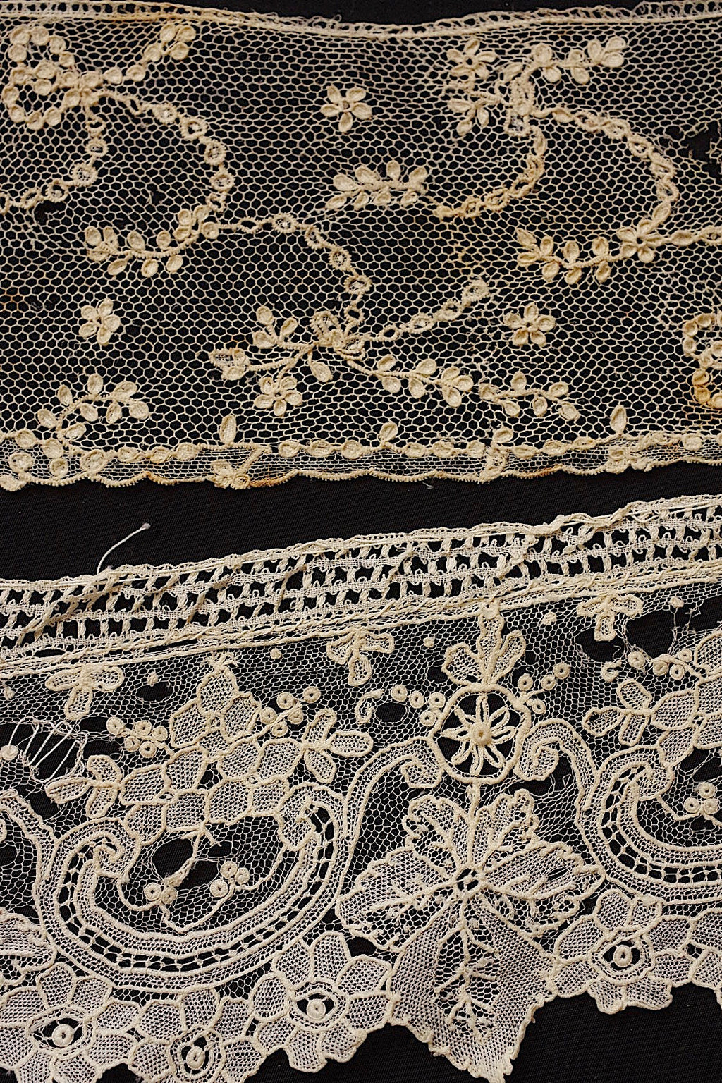 アンティークレース　dentelle ancienne　２種 .FR a l'epoque