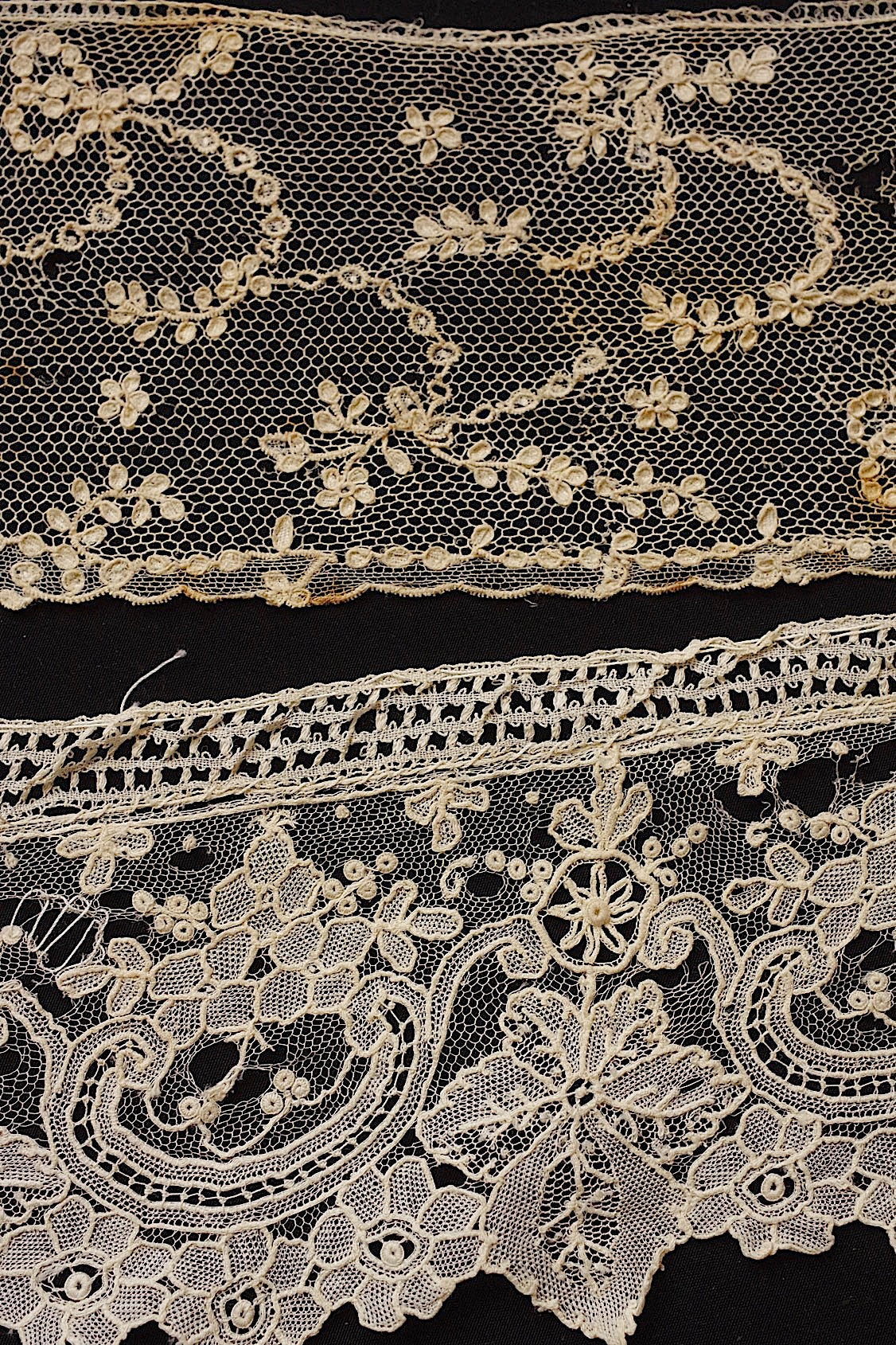 アンティークレース　dentelle ancienne　２種 .FR a l'epoque