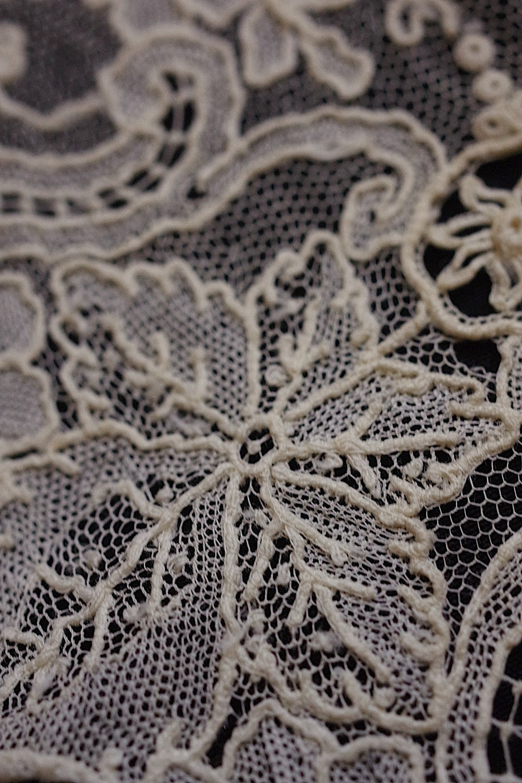 アンティークレース　dentelle ancienne　２種 .FR a l'epoque
