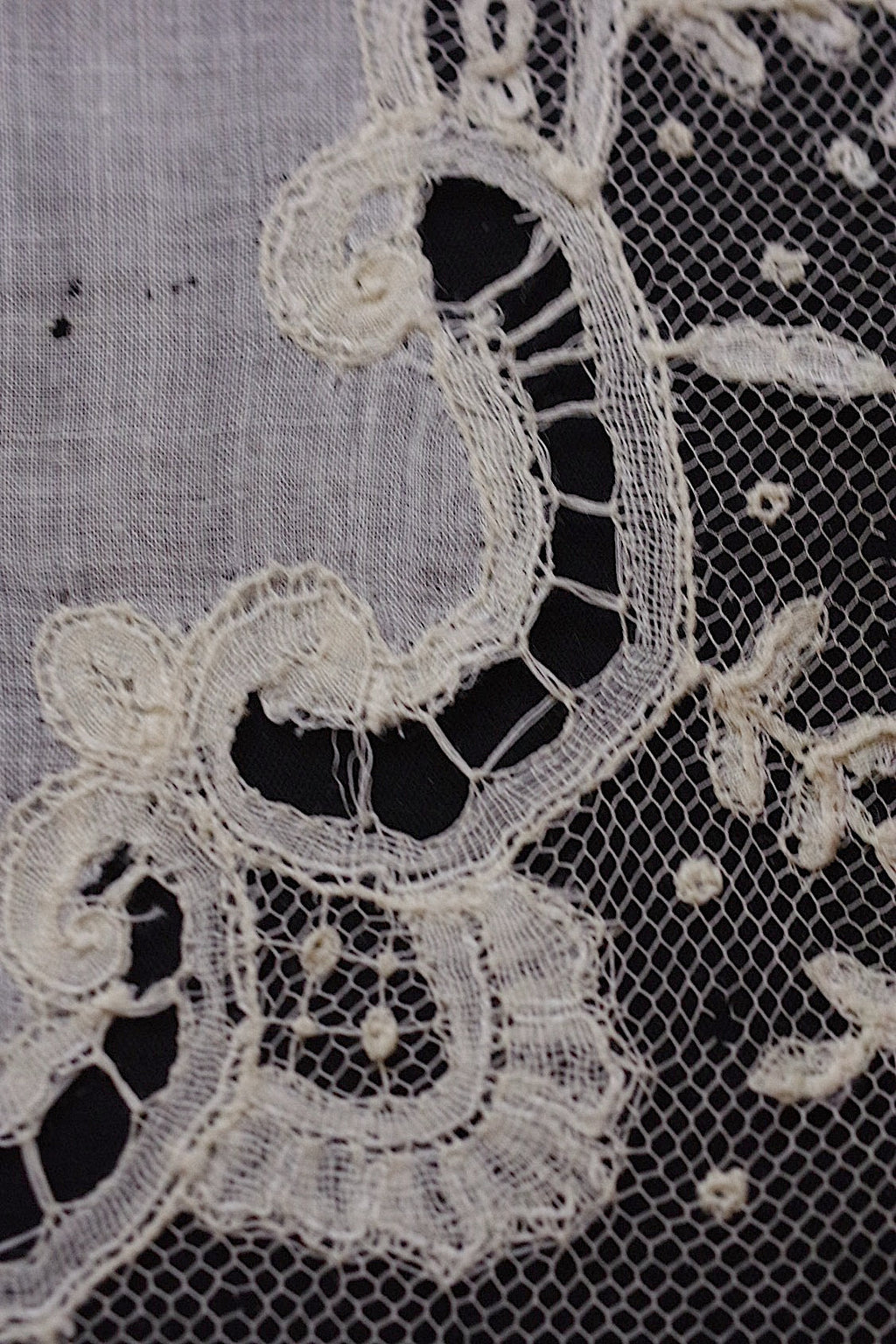 アンティークレース　dentelle ancienne　ハンカチ　アプリカッションアングレテール .FR a l'epoque