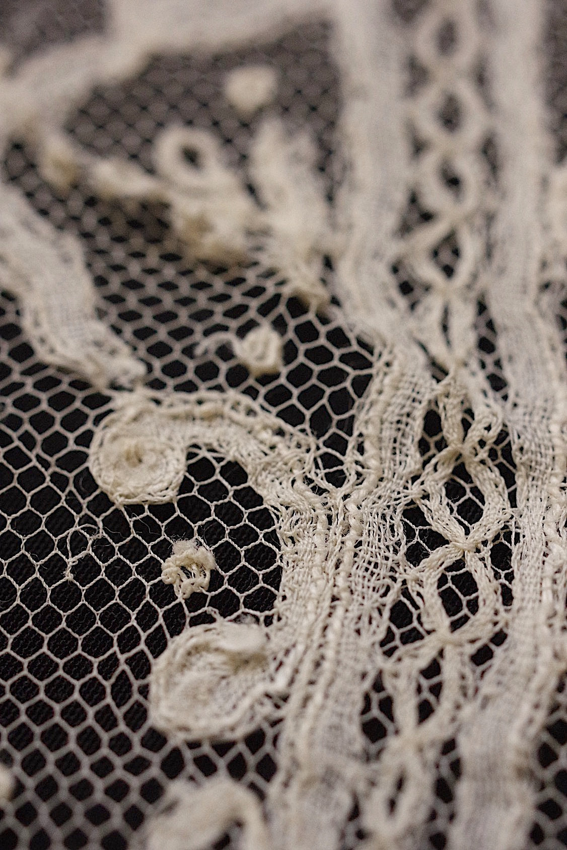 アンティークレース　dentelle ancienne　ハンカチ　アプリカッションアングレテール .FR a l'epoque