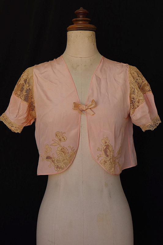 アンティークランジェリー　vêtement antique レーストップ1 .FR a l'epoque