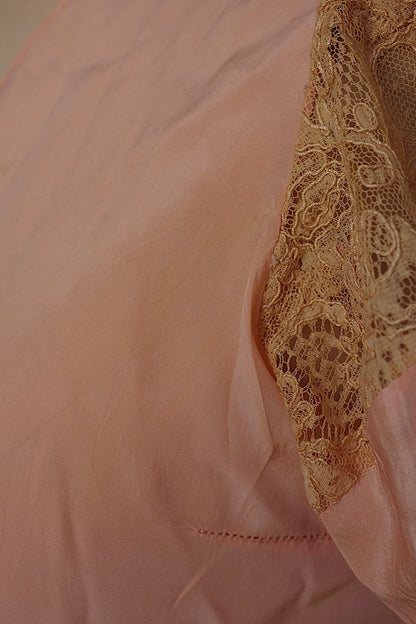 アンティークランジェリー　vêtement antique レーストップ1 .FR a l'epoque