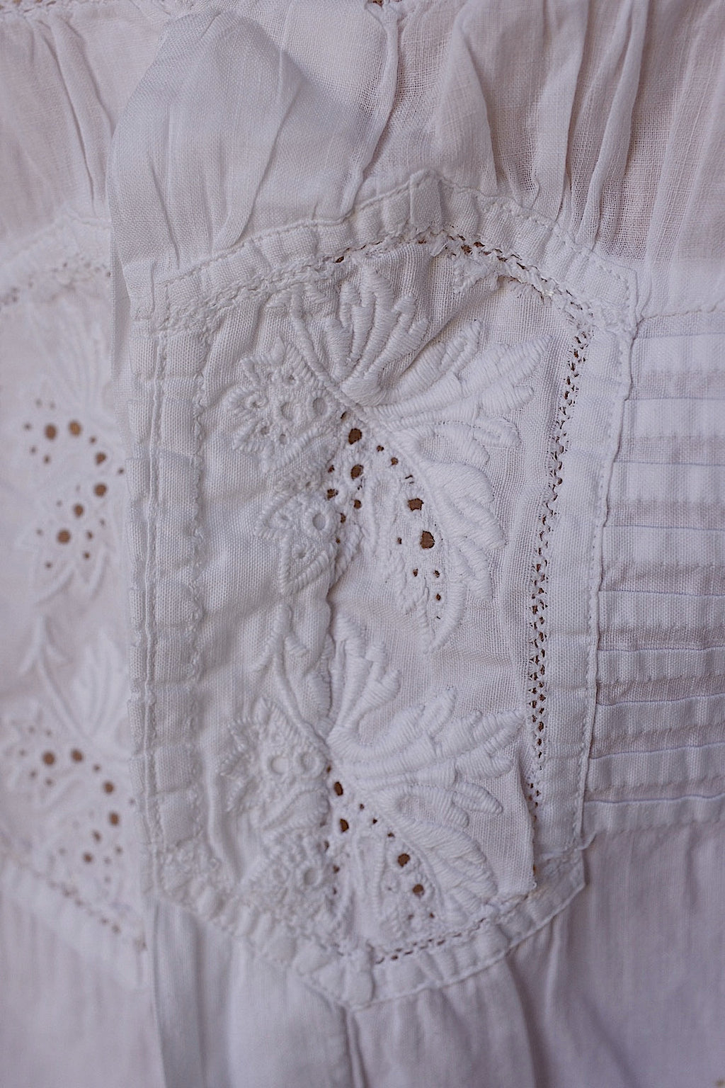 アンティークトップ　vêtement antique 刺繍トップ .FR a l'epoque