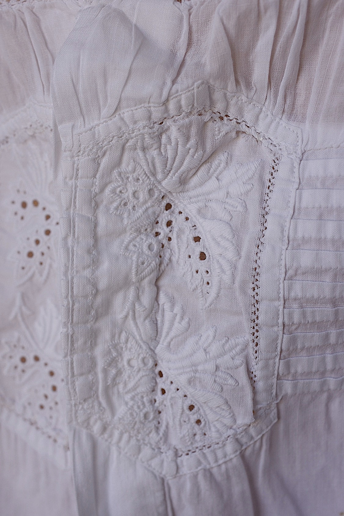 アンティークトップ　vêtement antique 刺繍トップ .FR a l'epoque