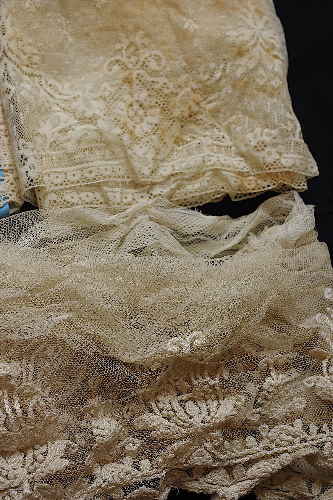 アンティークレース　dentelle ancienne 素材用　lots1 .FR a l'epoque