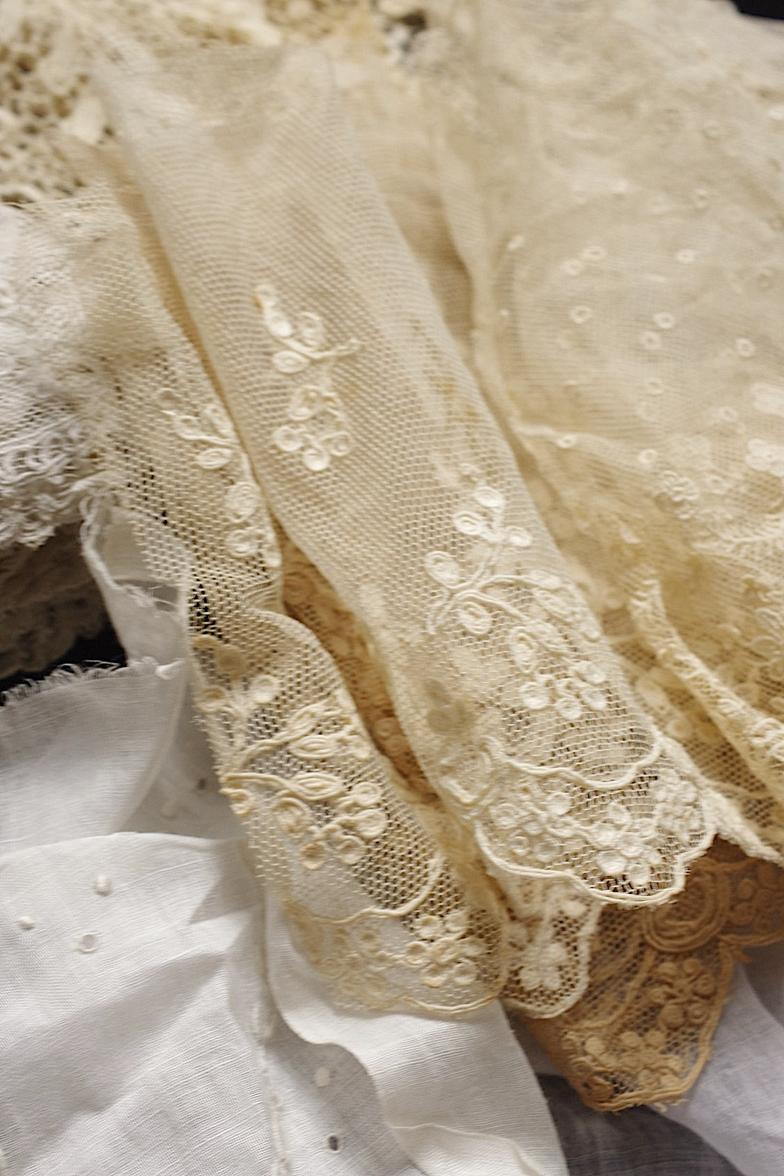 アンティークレース　dentelle ancienne 素材用　lots2 .FR a l'epoque