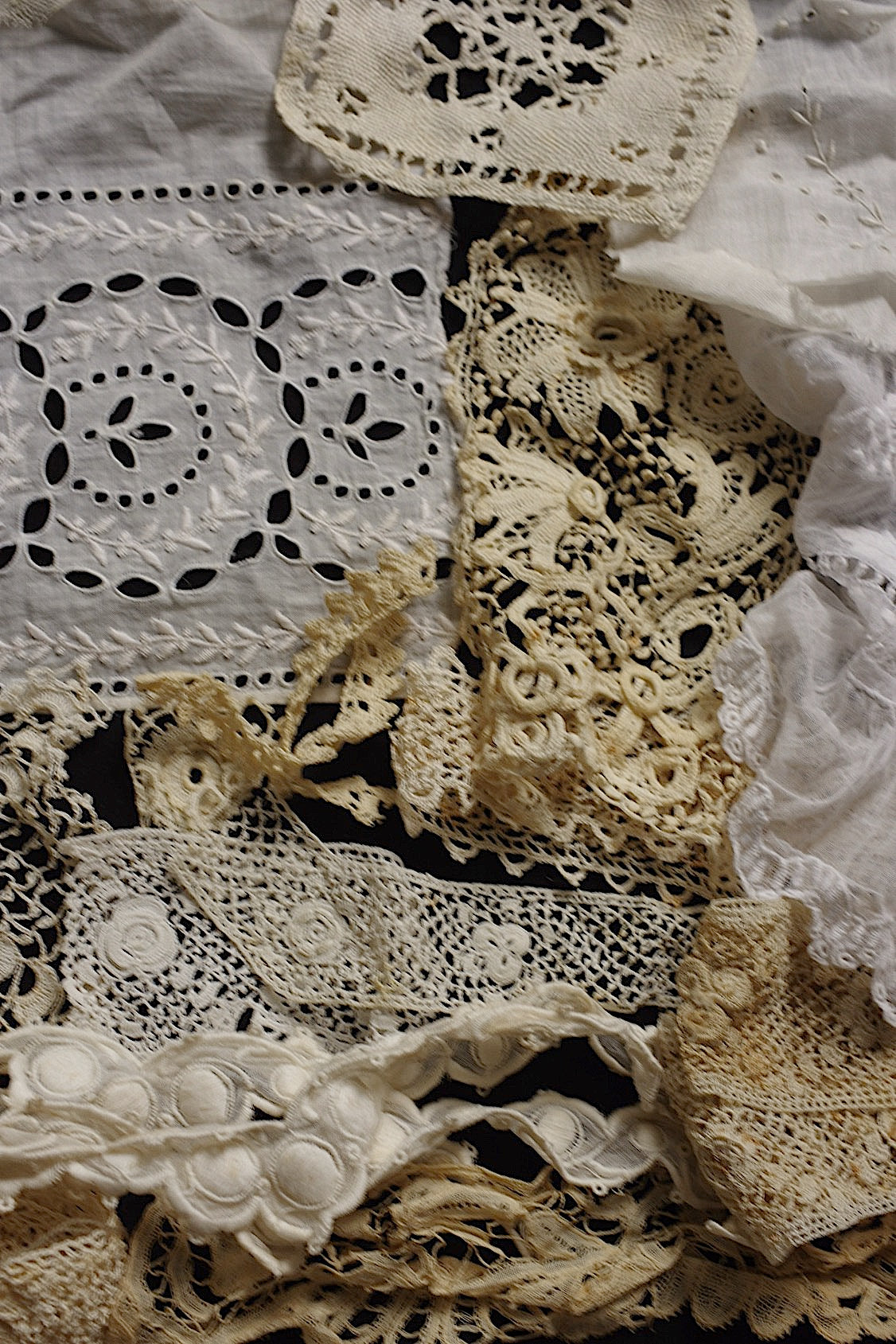 アンティークレース　dentelle ancienne 素材用　lots2 .FR a l'epoque