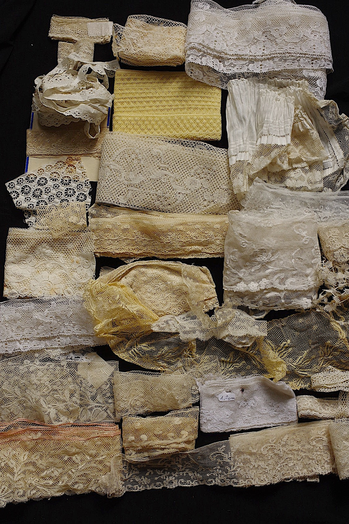 アンティークレース　dentelle ancienne 素材用　lots3 .FR a l'epoque