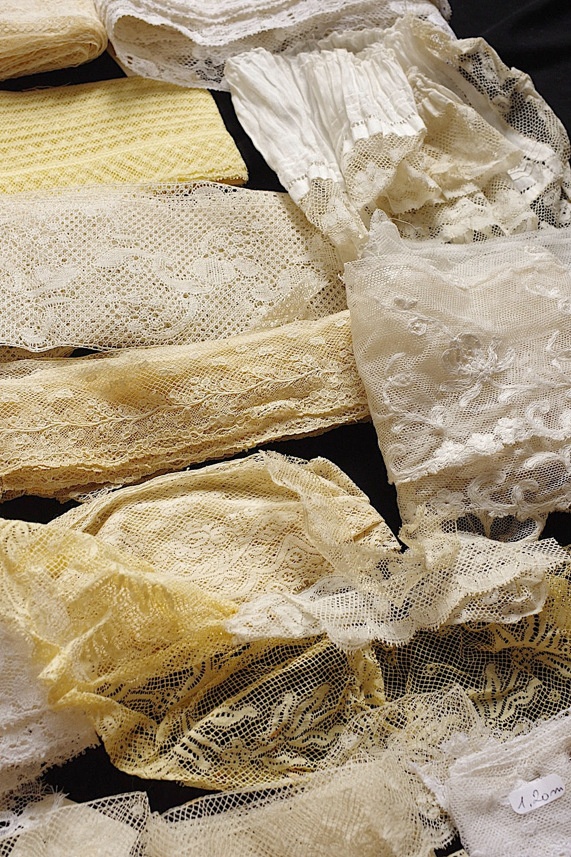アンティークレース　dentelle ancienne 素材用　lots3 .FR a l'epoque