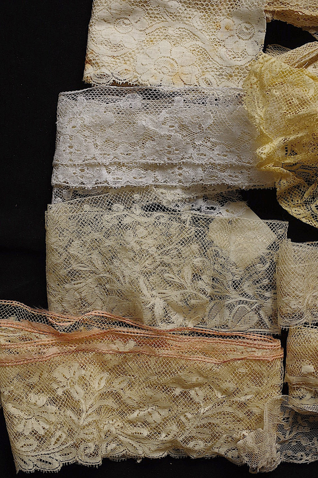 アンティークレース　dentelle ancienne 素材用　lots3 .FR a l'epoque