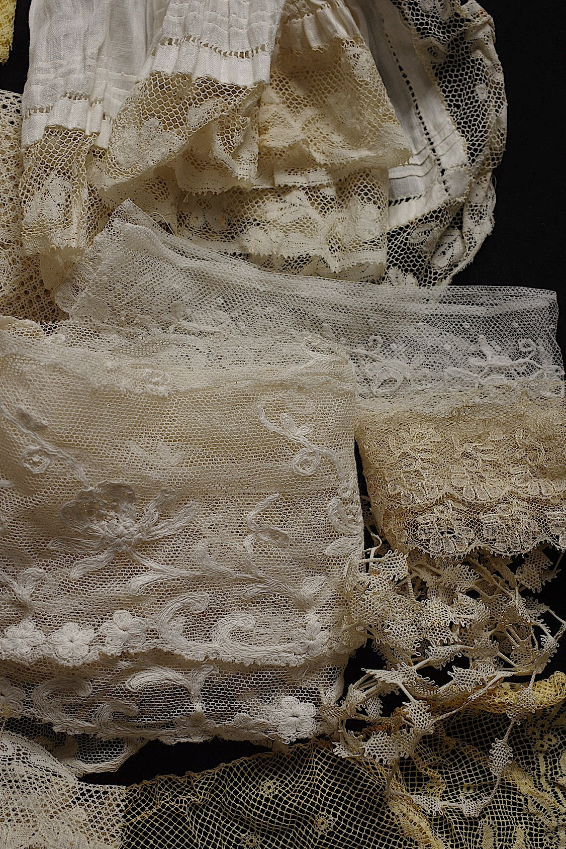 アンティークレース　dentelle ancienne 素材用　lots3 .FR a l'epoque