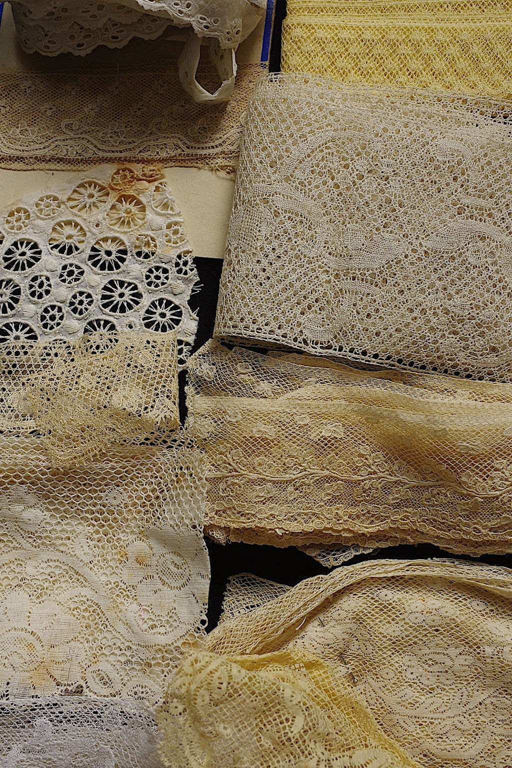 アンティークレース　dentelle ancienne 素材用　lots3 .FR a l'epoque