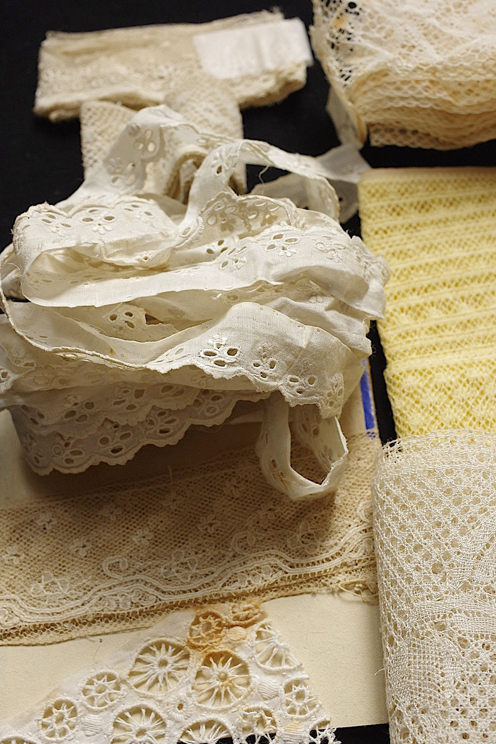 アンティークレース　dentelle ancienne 素材用　lots3 .FR a l'epoque